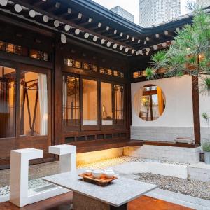 Cheongbaek house
