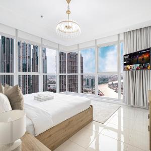 Luxurious 1BR in Court Tower Business Bay