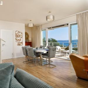 Villa Anadea with hot tub overlooking sea