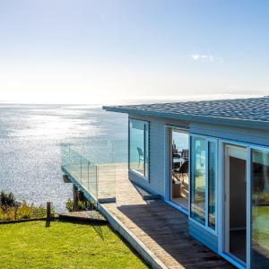 Onetangi Clifftop, Onetangi - Be My Guest Waiheke