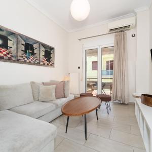 Modern Apartment in Athens Center, 10 mins walk to Plaka Historical Area