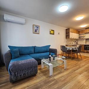 Brand new apartment with free parking near city center
