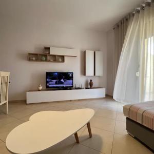 Roan's Apartment