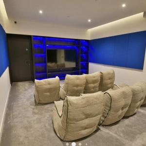 Central Apartment - Terrace - Cinema -Free Parking