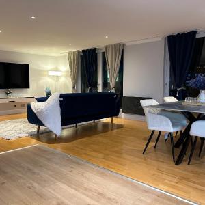 LA Suites