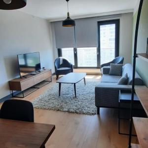 NEW Modern Central 2BR 2BA