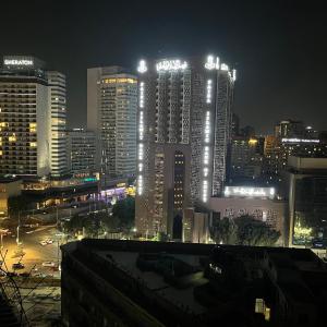 Skyscraper apartment with Nile & Pyramids view