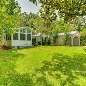 Charming Fairhope Home about 2 Mi to North Beach Park!