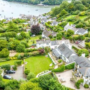 Rocket House - Large family home perched above the river
