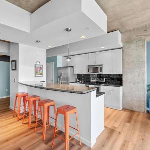 1700 Bassett, Unit 818