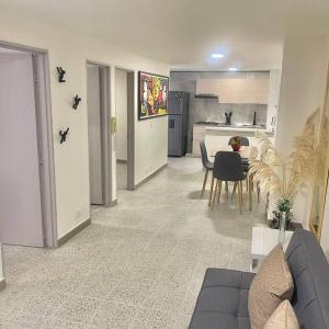 Apartamento nuevo Laureles-Estadio 900 mbps wifi barrio tranquilo cerca a la 70