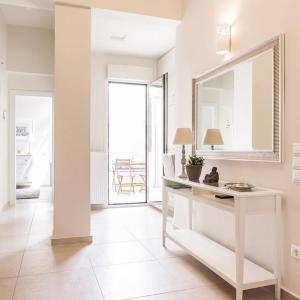 100 sqm Acropolis Apartment