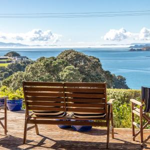 Double Bay Views, Oneroa - Be My Guest