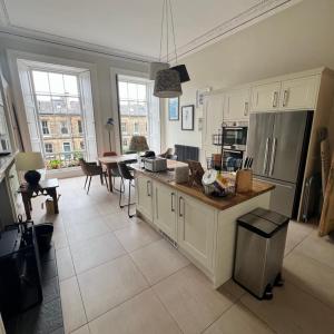 Georgian 4 Bedroom 3 Bathroom New Town Apartment