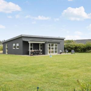 Lovely Home In Tarm With Wifi