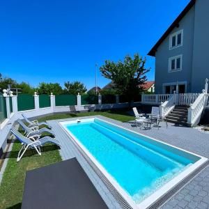 Luxuriöses Apartment mit Pool
