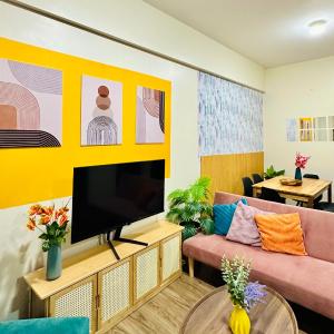 2BR Condo with Balcony and Parking