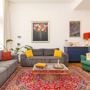 Loft Luxury Design- Apt with 2 bedrooms -WIFI ULTRA-5min METRO