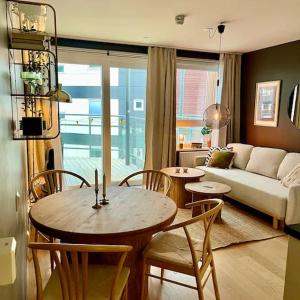Nordisk moderne leilighet med parkering