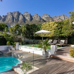 Maison De La Mer - Luxury Camps Bay Villa with pool and ocean view