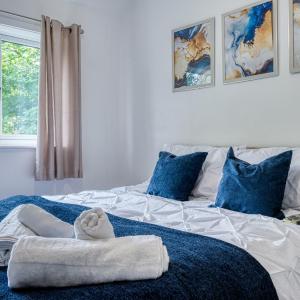Contractors & Relocation haven, 3BD House, Secure off-site parking & office space