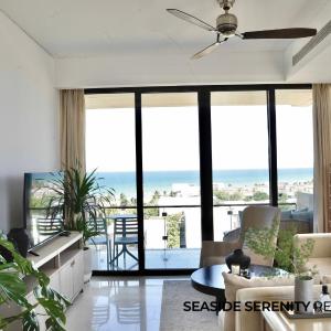 Seaside Serenity Residence - 2 BR Apartment with Beach Access