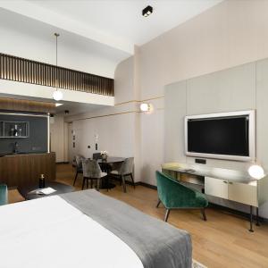 Emerald Downtown Luxury Suites by Continental Group