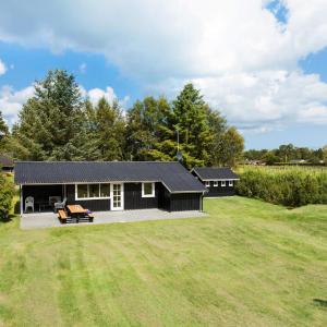 Beautiful Home In Sæby With Wifi