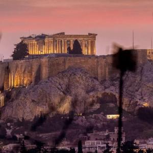 Mocha Acropolis View Apartment