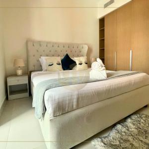 Pool View Living, Direct Beach Access- Surf Tower 2, Creek Beach