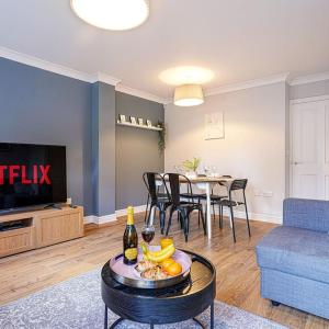 Comfy Central MK House Free Parking Fast Wifi