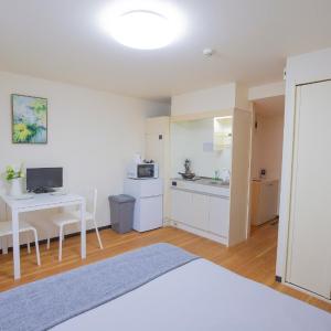 Charming Guesthouse in the Heart of Okubo 丶Steps to Metro and Convenient Travel! EoS11