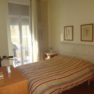 Classical big apartment one bedroom in RUZAFA - WIFI possible