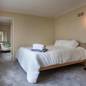 Lakeview East Apartment