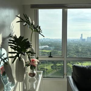 Best Sunset and Golf Course View BGC 2BR