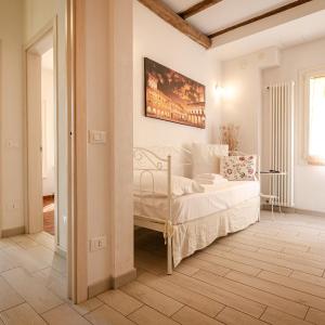 La Petroniana Home