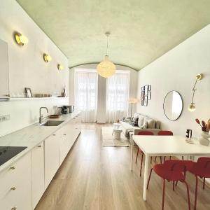 Cozy, natural ground base Apartment, Prague