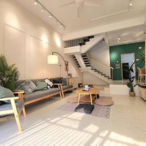 New! Petaling Jaya Landed Corner Home 4 BedRooms for up to 17 pax, Kelana Jaya, BBQ ,Paradigm Mall, LDP