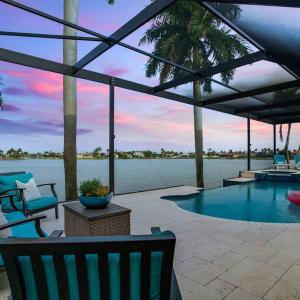 Waterfront EsCape Villa