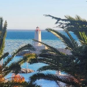 Free parking, private bedroom and bathroom with seaview
