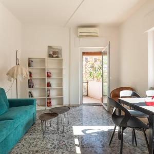 Luminous Family Apt with Balcony by St Peter