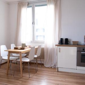 Panoramic Modern City Apartment