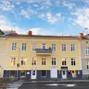 Sekelskiftescharm i Hjärtat av Strömstad, 4 bäddar - Historic Charm, for 4 Guests