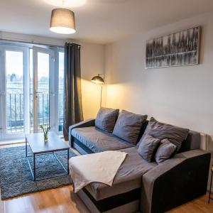 Manchester City Centre Apartment, Free Parking, Sleeps 6, Smart TVs, Long Term Disc