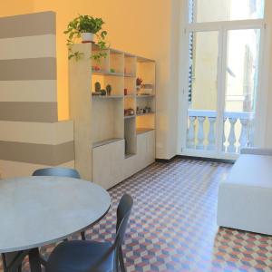 Renovated Apartment with Balcony in San Lorenzo - with elevator