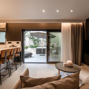 Porta Suites