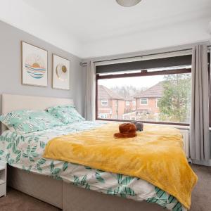 Manchester Business and Leisure Home with Free Parking