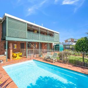 9 Rowell Street Battery Hill QLD