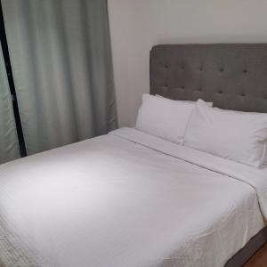 1 Bedroom Apartment Accessible to Makati & Ortigas