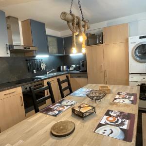 Messe-Apartment, 4 Schlafzimmer, 80 qm, Garten - 6 km zur Messe, verkehrsgünstig, ruhig, Parkplätze